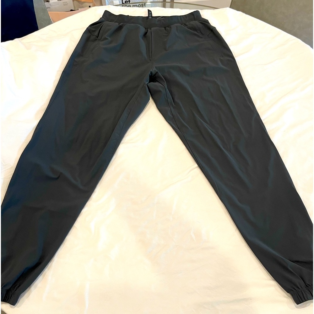 Lululemon surge jogger - size M charcoal grey